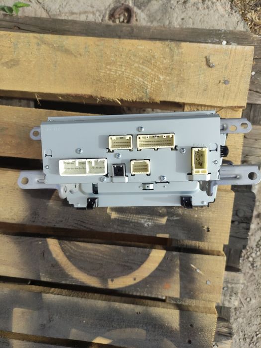 Продам магнитола для приуса 30