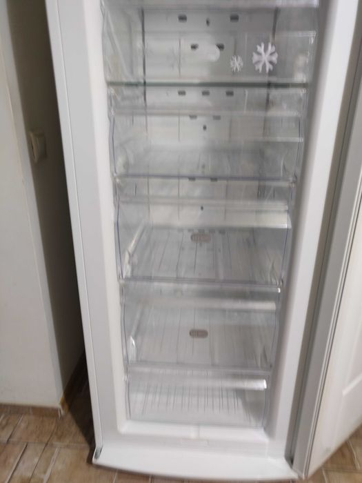 Морозильна камера Zanussi