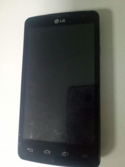 Продам на запчасти телефон LG X135