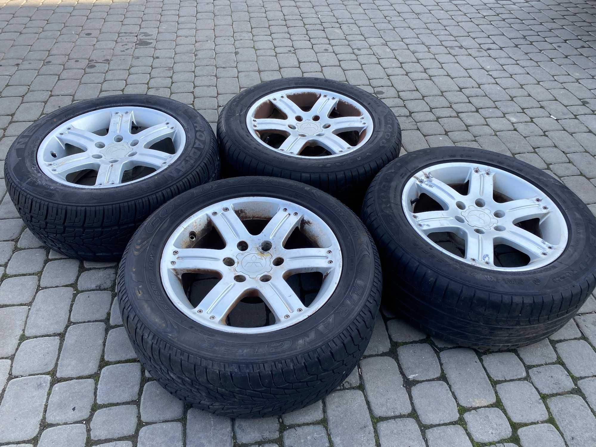 Колеса в зборі R18 Mitsubishi Pajero 6x139.7 255/55 R18 - 16388510