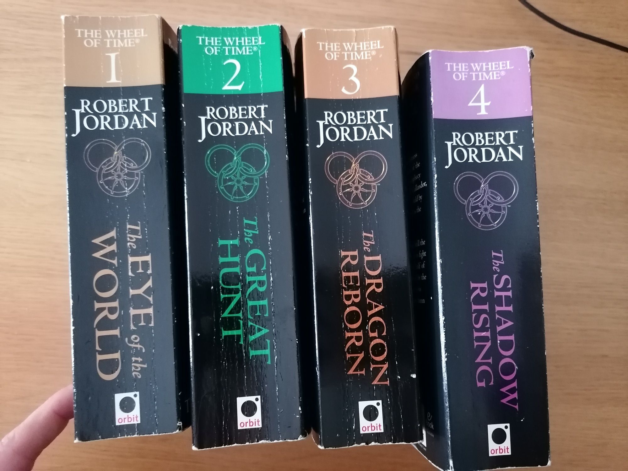 Livros 1 a 4 da Série The Wheel of Time de Robert Jordan (Em Inglês)