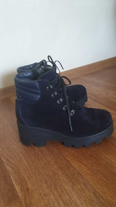 Натуральні замшеві теплі черевики устілка 24 см