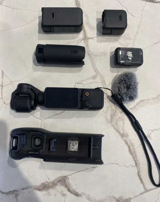 Dji osmo pocket 3 creator combo.