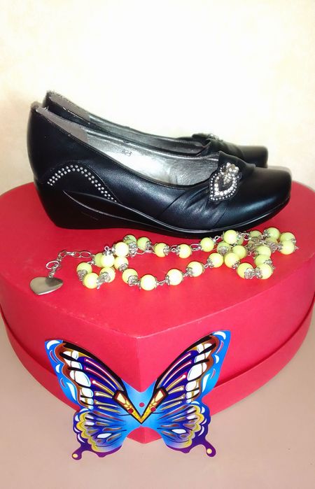 Фирменные элегантные кожаные туфельки. Made in Turkey. Размер 36.