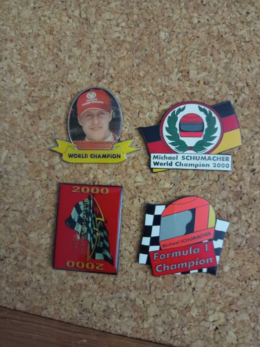 Pins oficiais Michael Schumacher