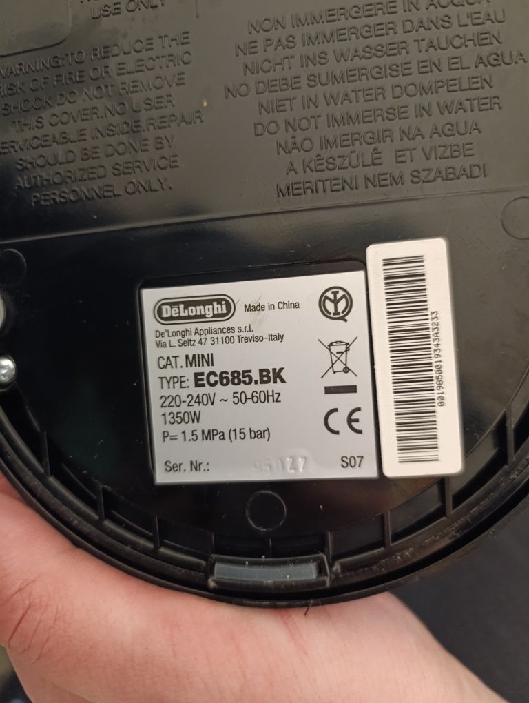 Express kolanowy DeLonghi EC685BK