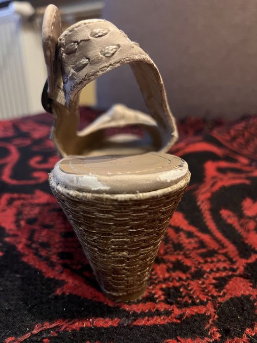 Buty na koturnie Clara Barson