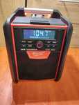 Milwaukee M18 CHARGER Radio budowlane