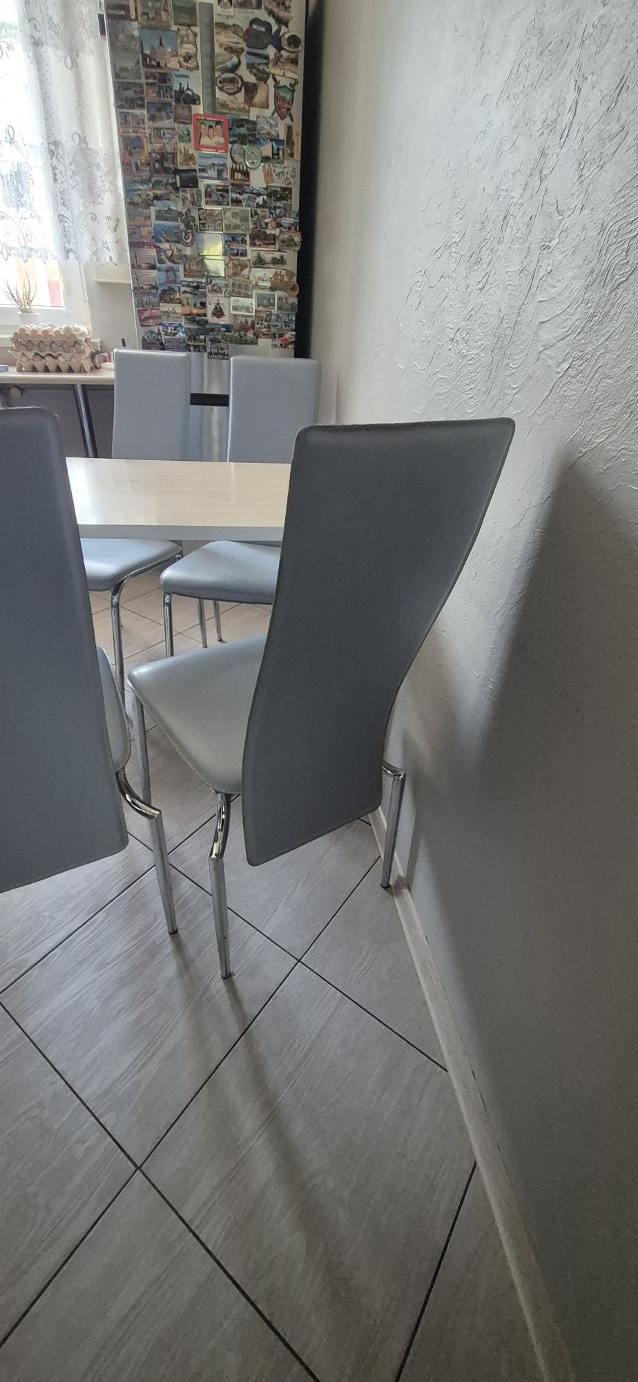 Krzesła z ekoskóry