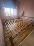 Кровать двуспальная, матрасы в подарок