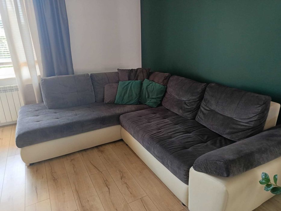 Sprzedam kanapę  rozkładana o  wymiarach 218x269cm.