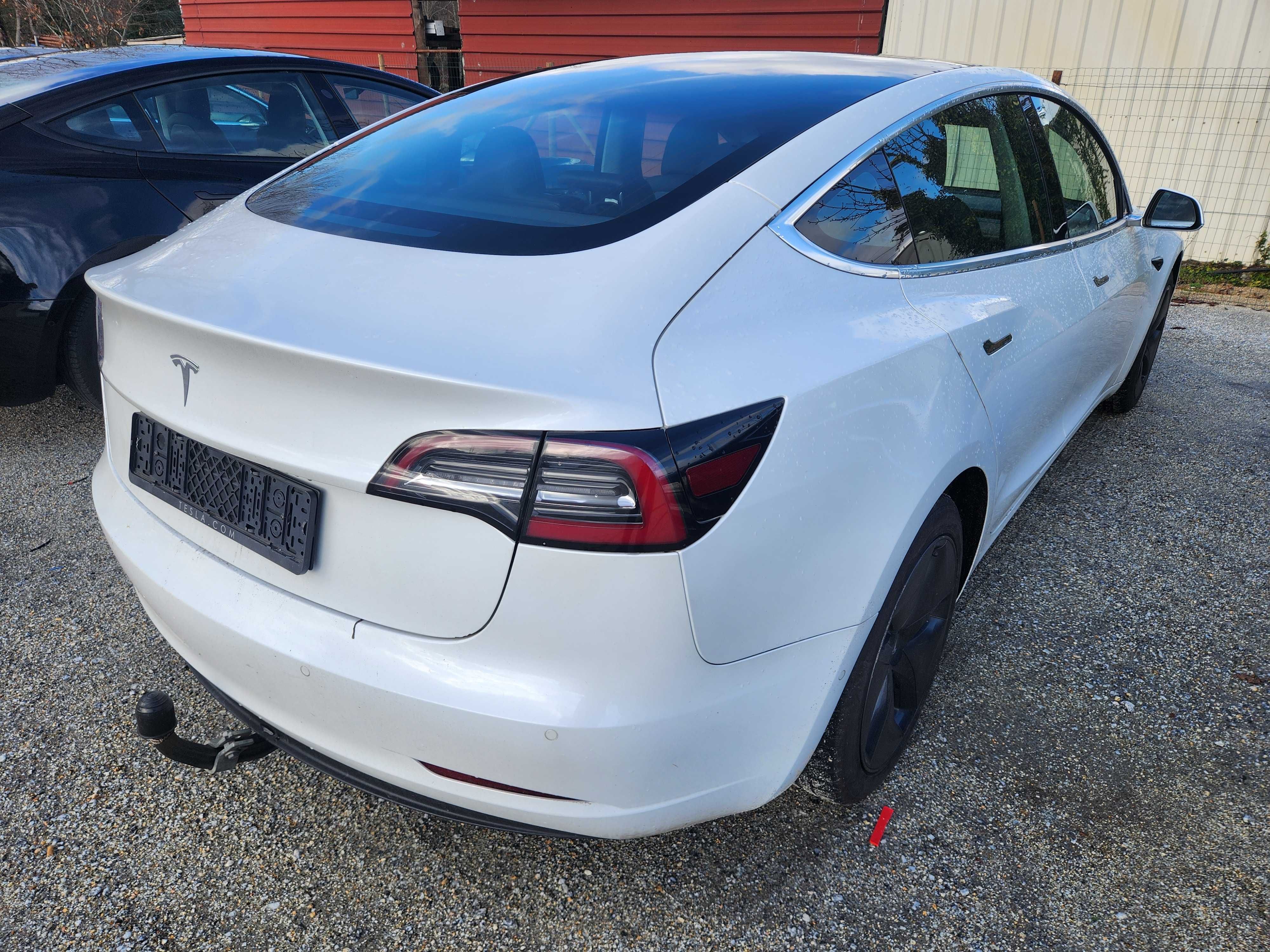 Tesla Model 3 standard range plus