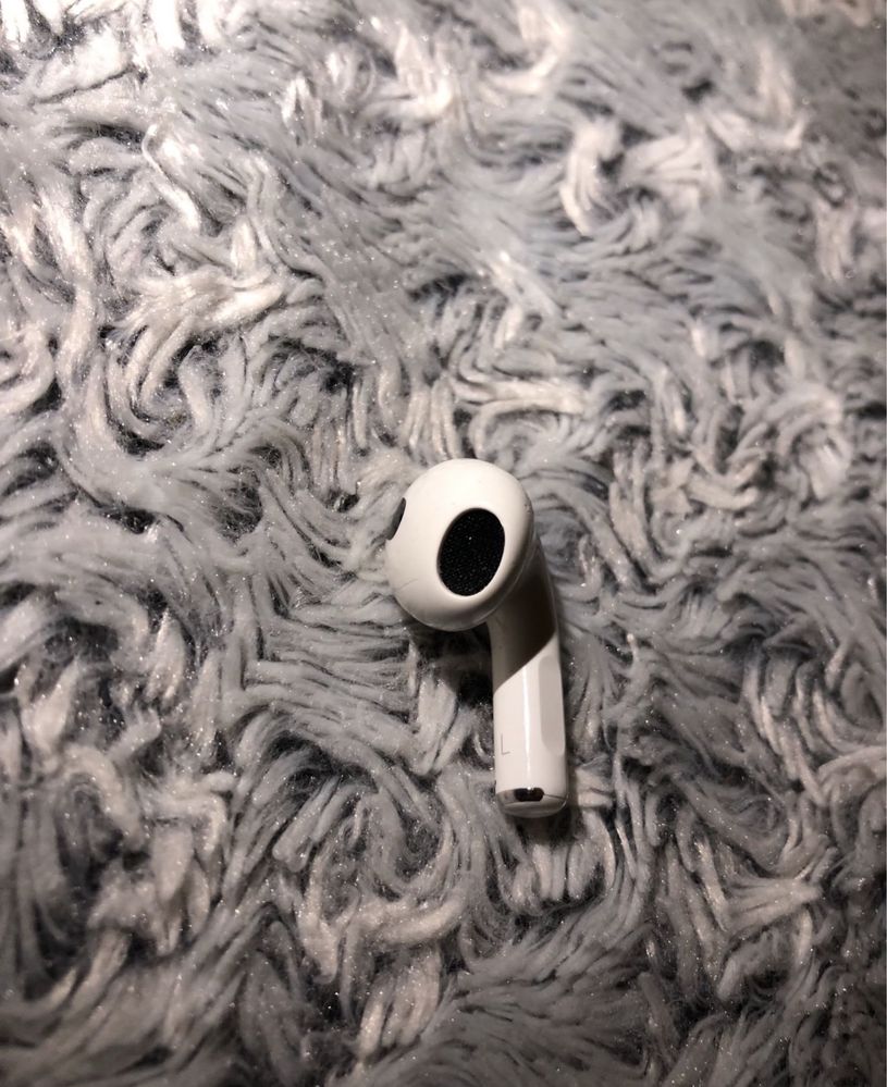 Продам навушник airpods left лівий повністью робочий