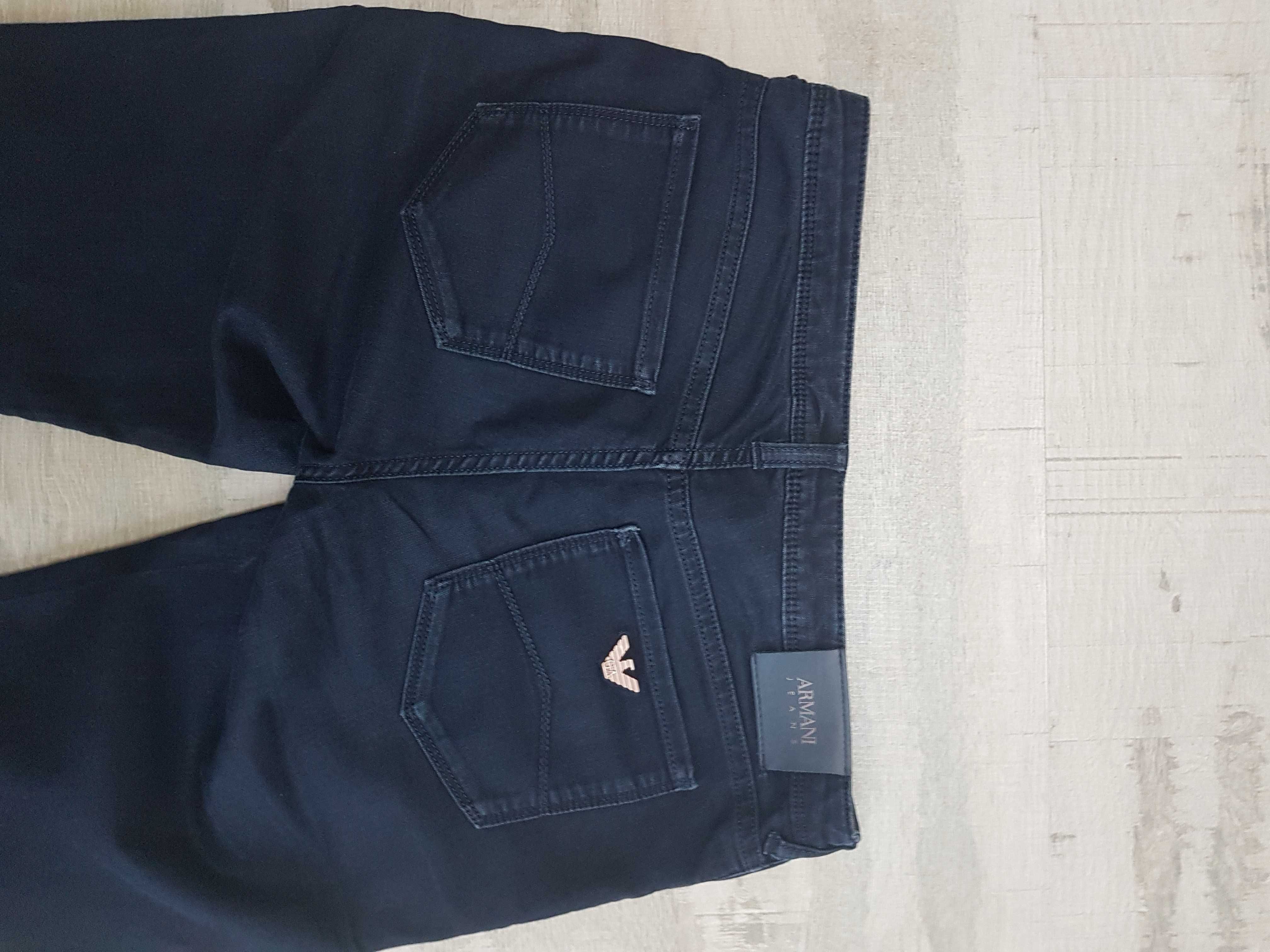 Продам джинси від дому моди Giorgio Armani (оригінал) розмір 26.