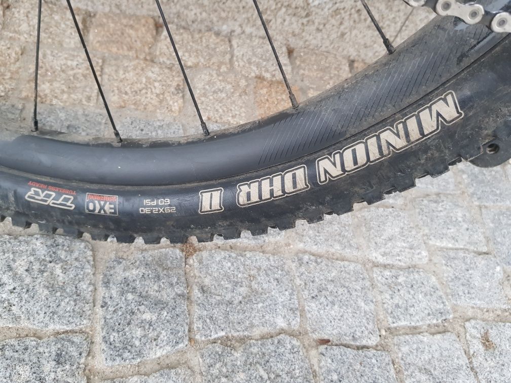 Rodas Specialized 29 er perfil 30mm/ com ou sem pneus maxxis