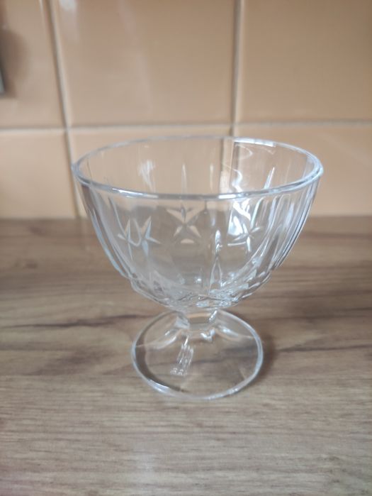 Pucharki do lodów, deserów