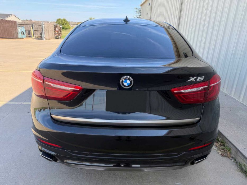 BMW X6 xDrive50i      2017