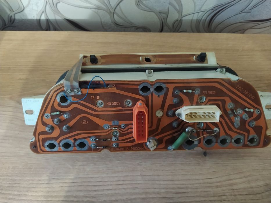 Панель приладів ваз 2110