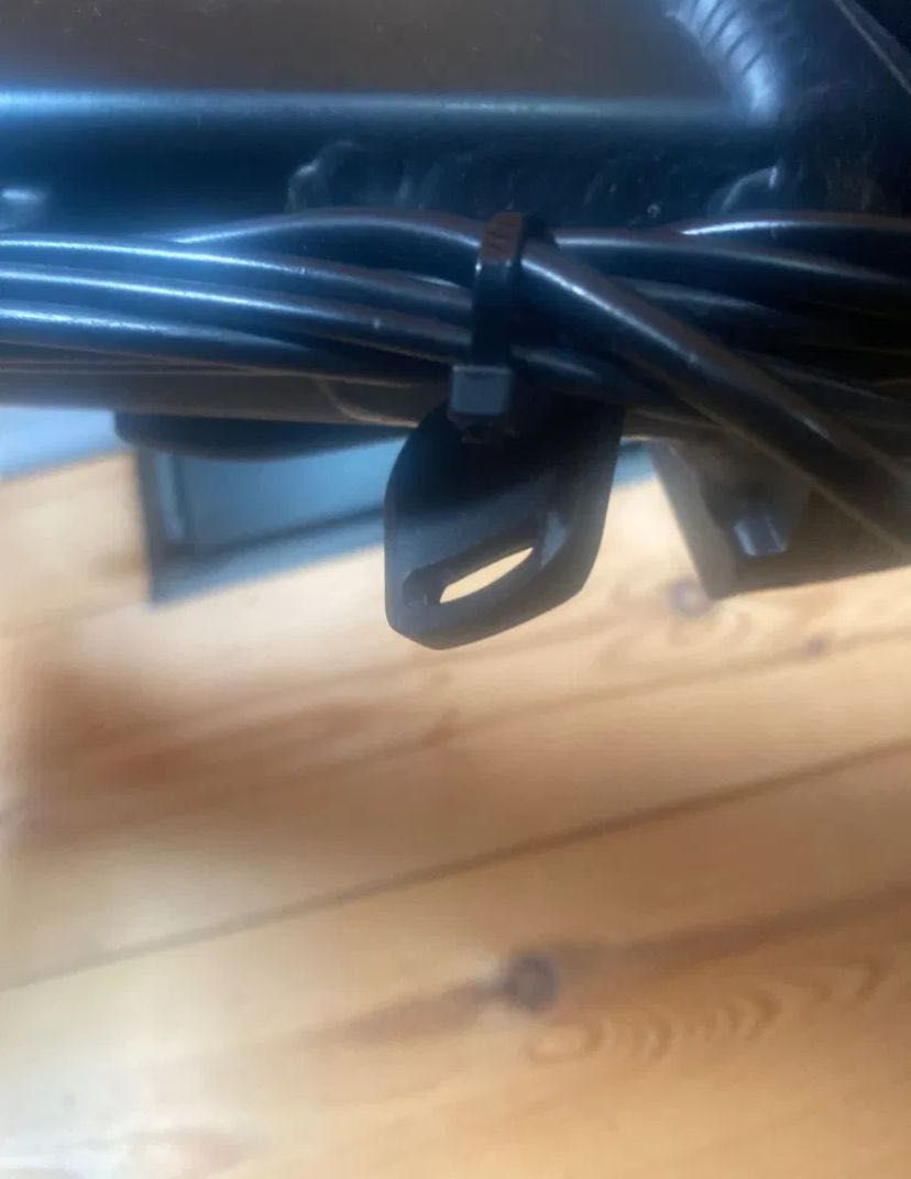 Bicicleta elétrica samebike muito desgastada