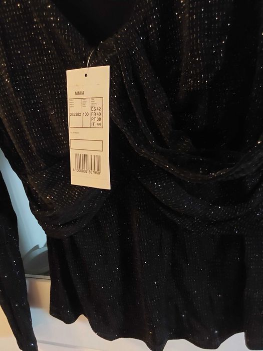 Blusa Nova Preta com Brilhos.