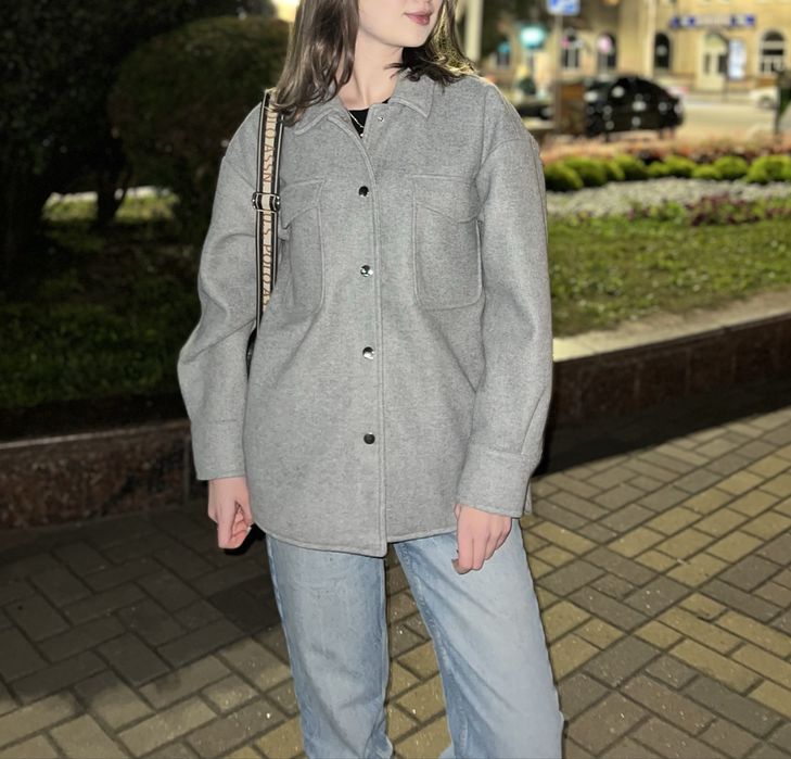 Жіноча рубашка. .