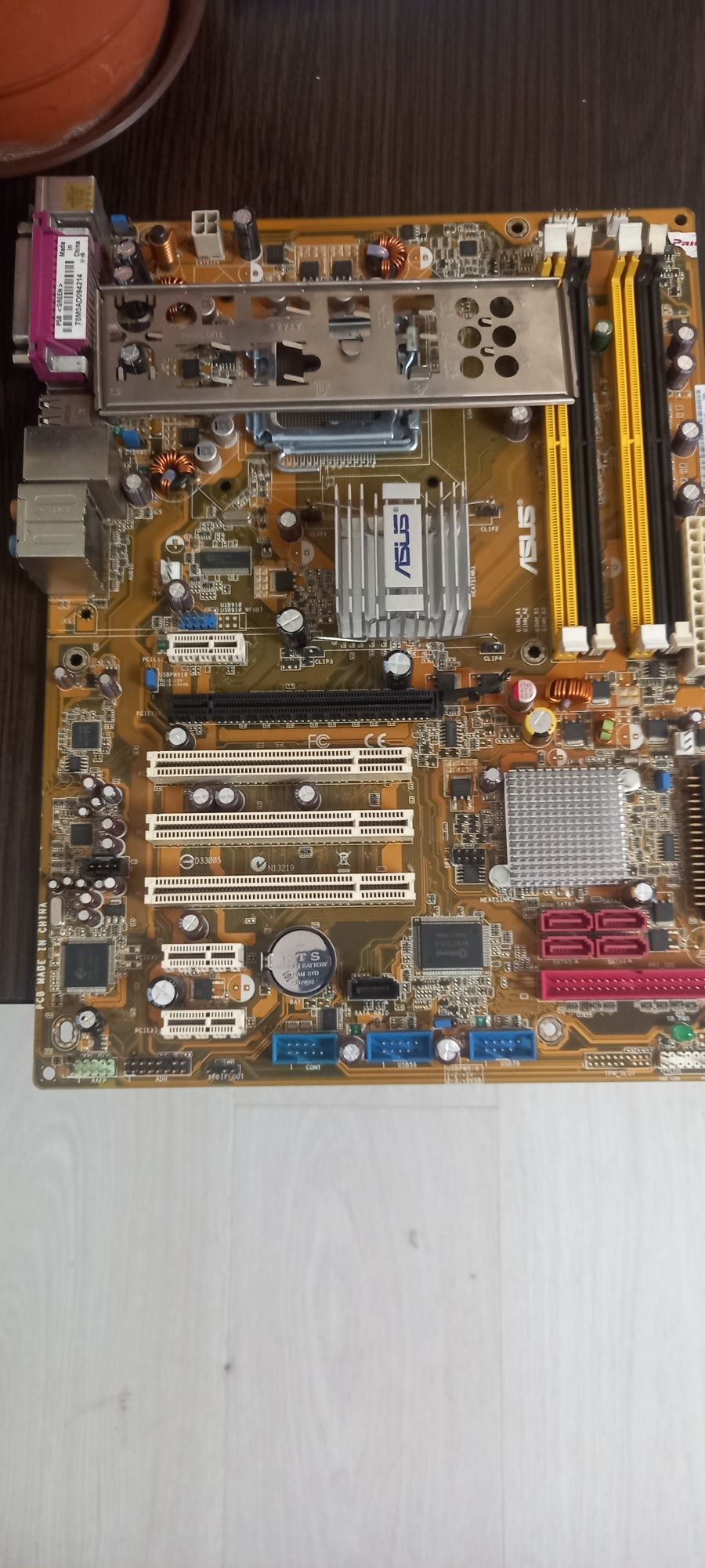 Материнка asus p5b 775 сокет