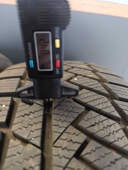 Koła Alu Felga  zima  Ford S-max   Kuga - Opony Continental 235/50R18