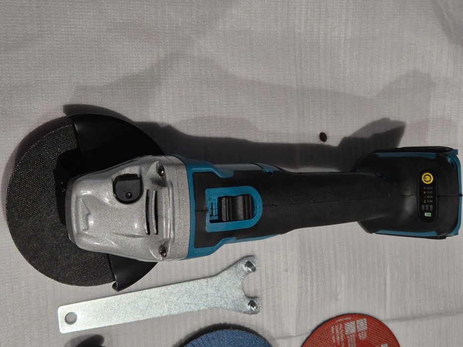 Akumulatorowa szlifierka kątowa do baterii Makita LXT 18V 125mm