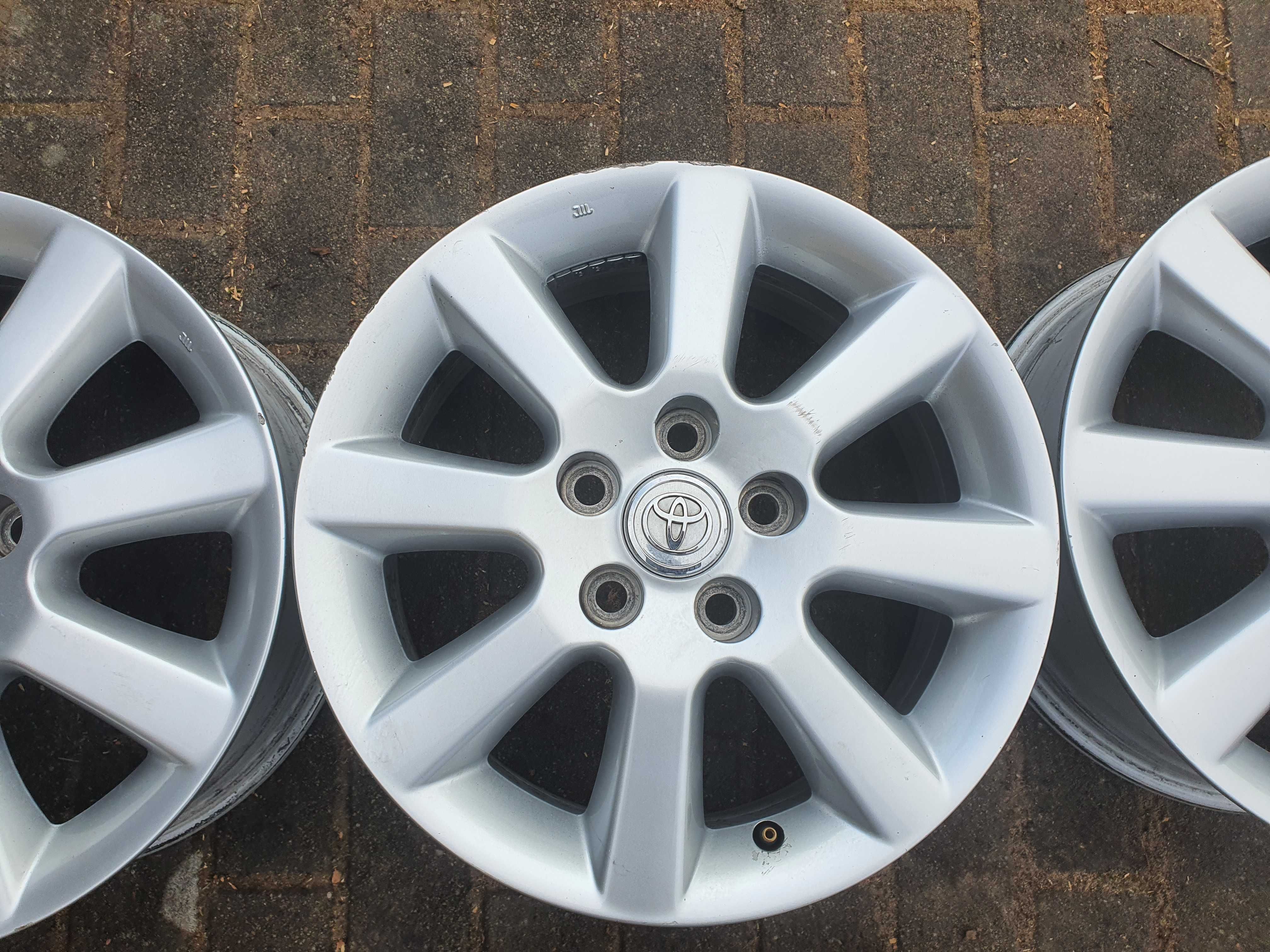 Oryginalne felgi Toyota 16 cali 5x100 BARDZO DOBRY STAN