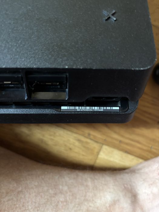 PlayStation 4 Slim 500GB + оригінальний джойстик DualShock 4