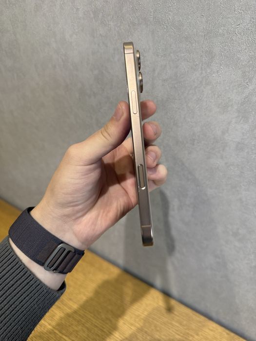 iPhone 16 Pro max 256 GB E-sim