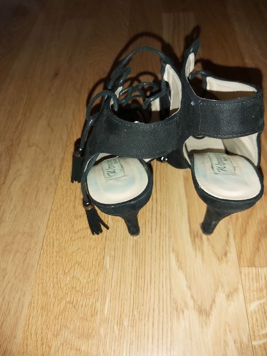 Sandálias em camurça