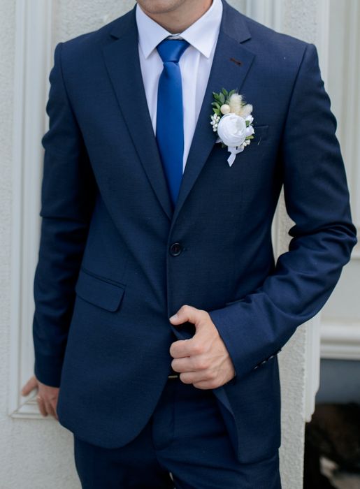 Продам чоловічий класичний костюм