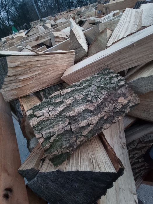 Drewno sezonowane liściaste twarde