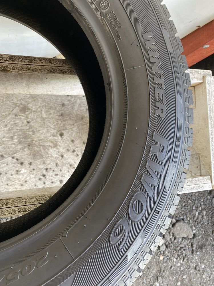 Para opon 205/70/15c hankook winter RW06