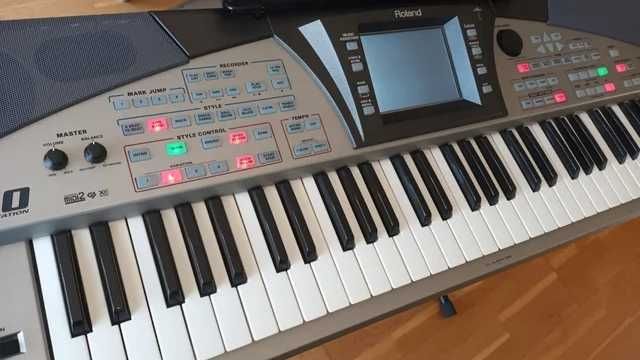 Teclado Roland E50