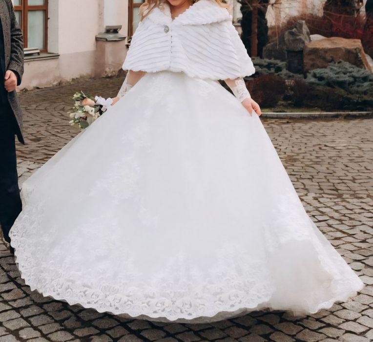 Весільна сукня продам