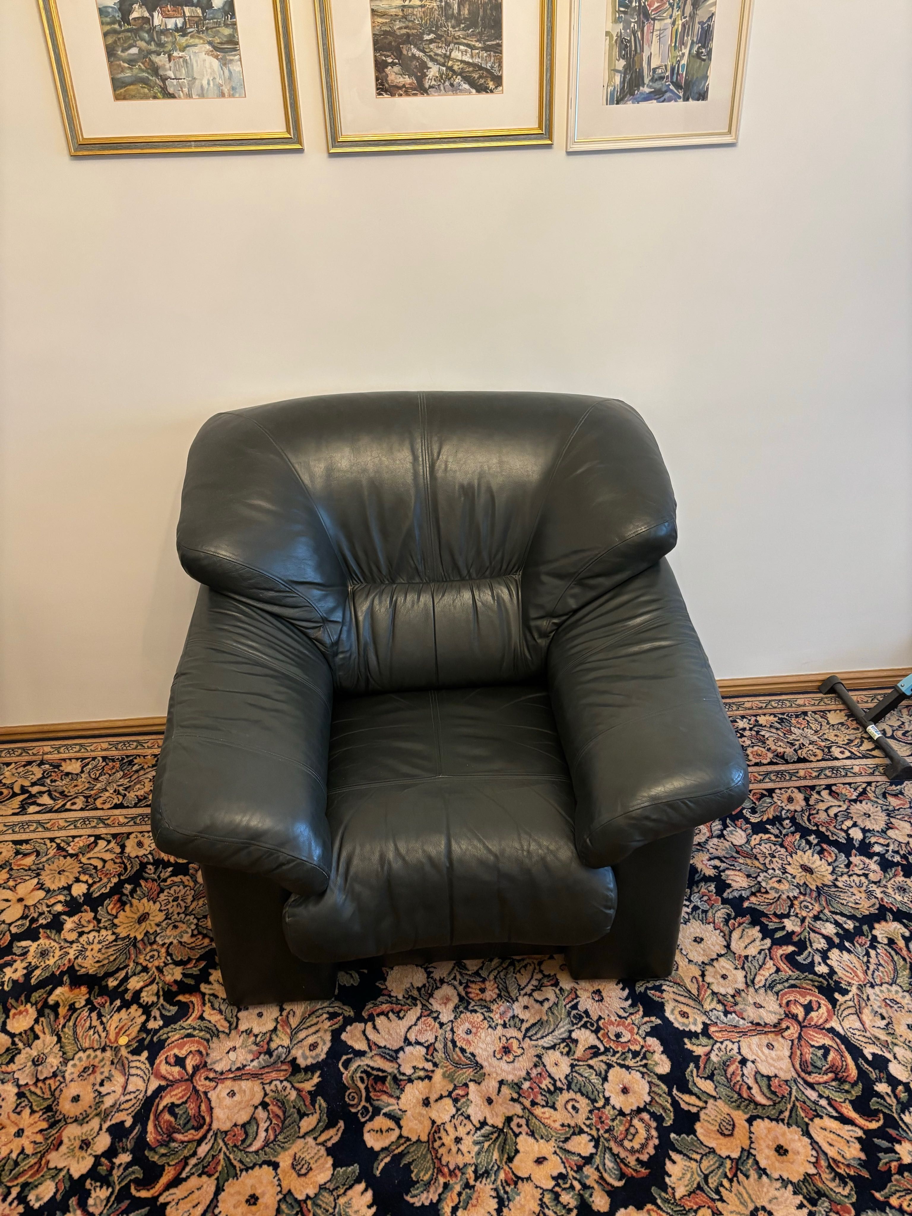 Skórzana sofa i dwa fotele