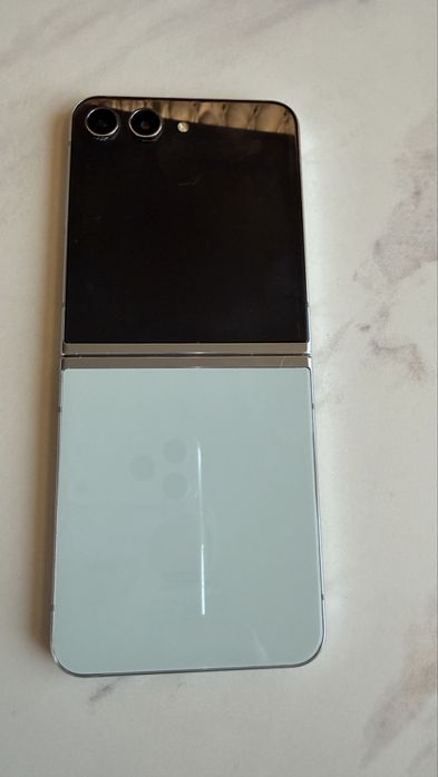 Samsung Galaxy Z Flip 5