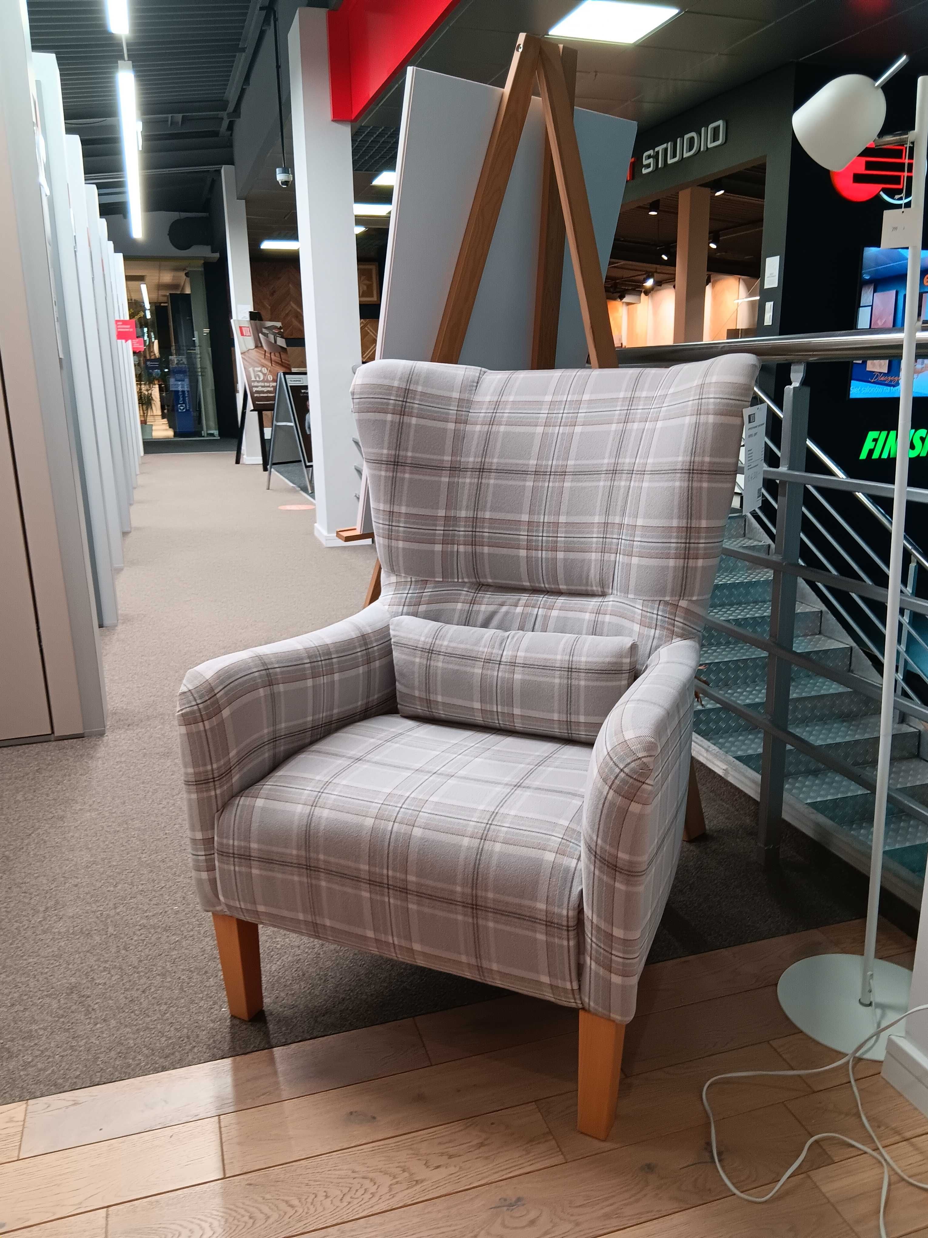 Fotel tapicerowany LOFT VOX