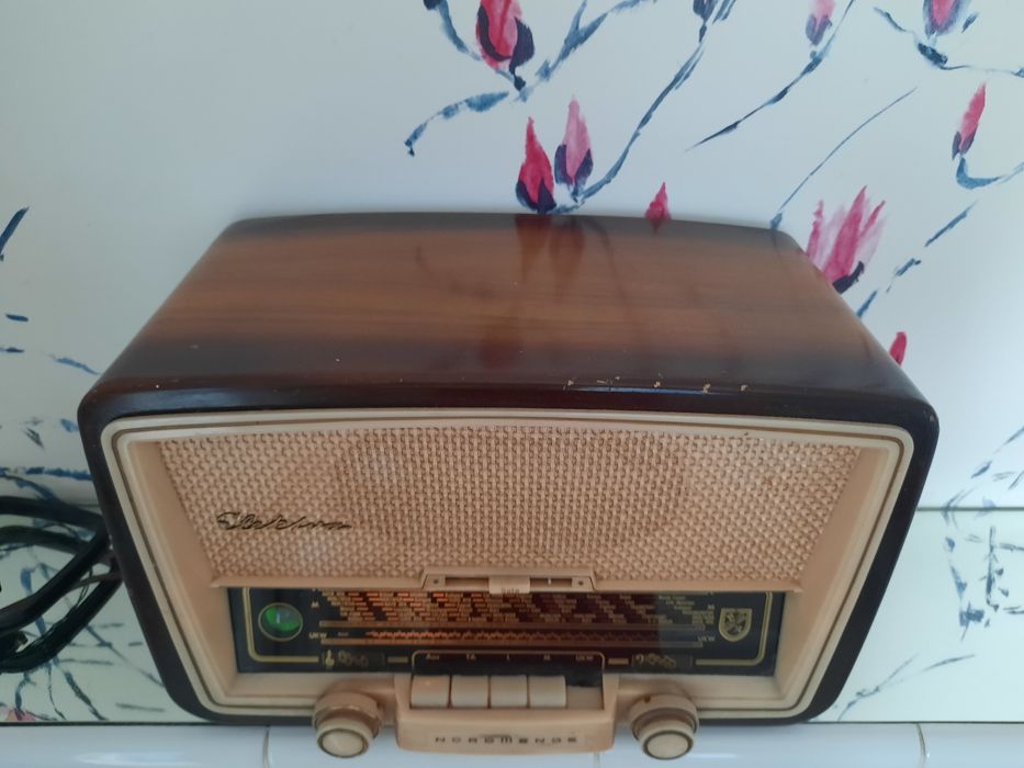 Radio z lat 50-tych Elektra Nordmende retro