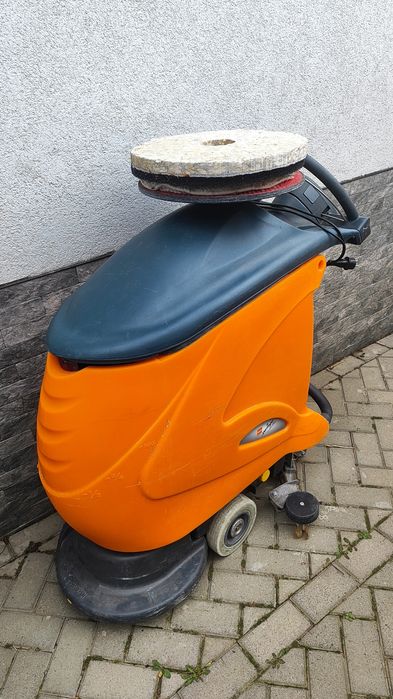 Машина для миття підлоги TASKI Swingo