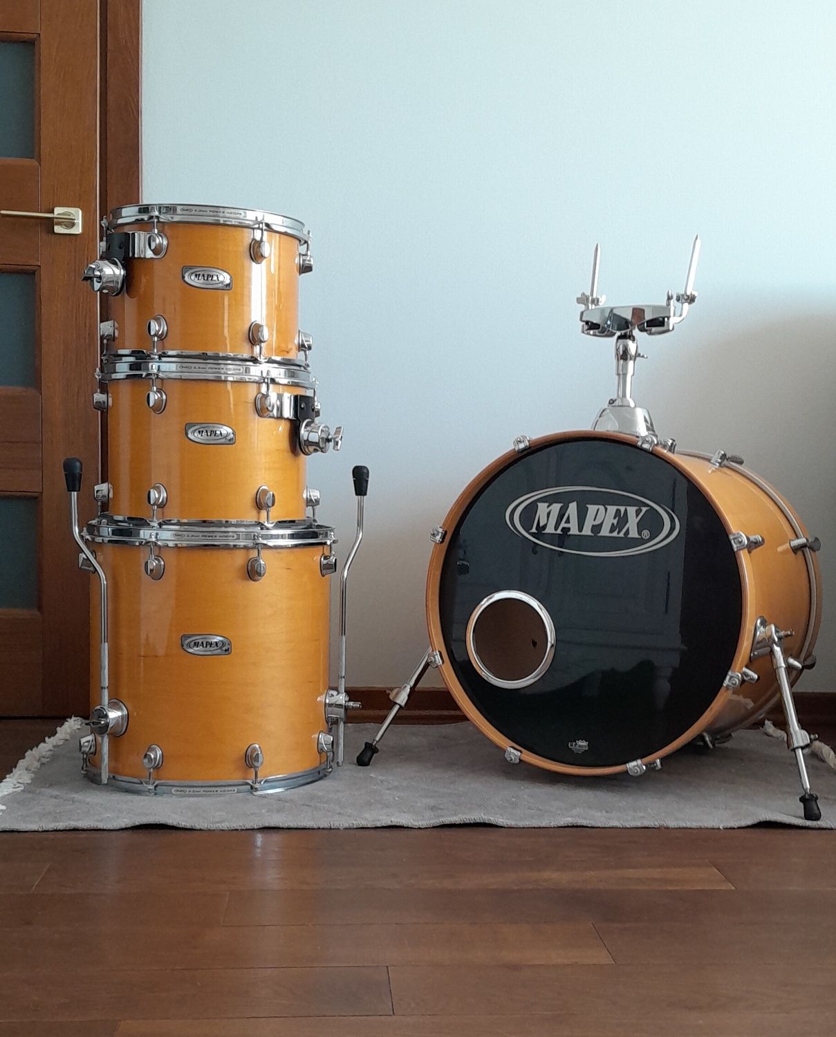 Кленова ударна установка Mapex PRO M 22/16/13/12 All Maple Shell, Remo
