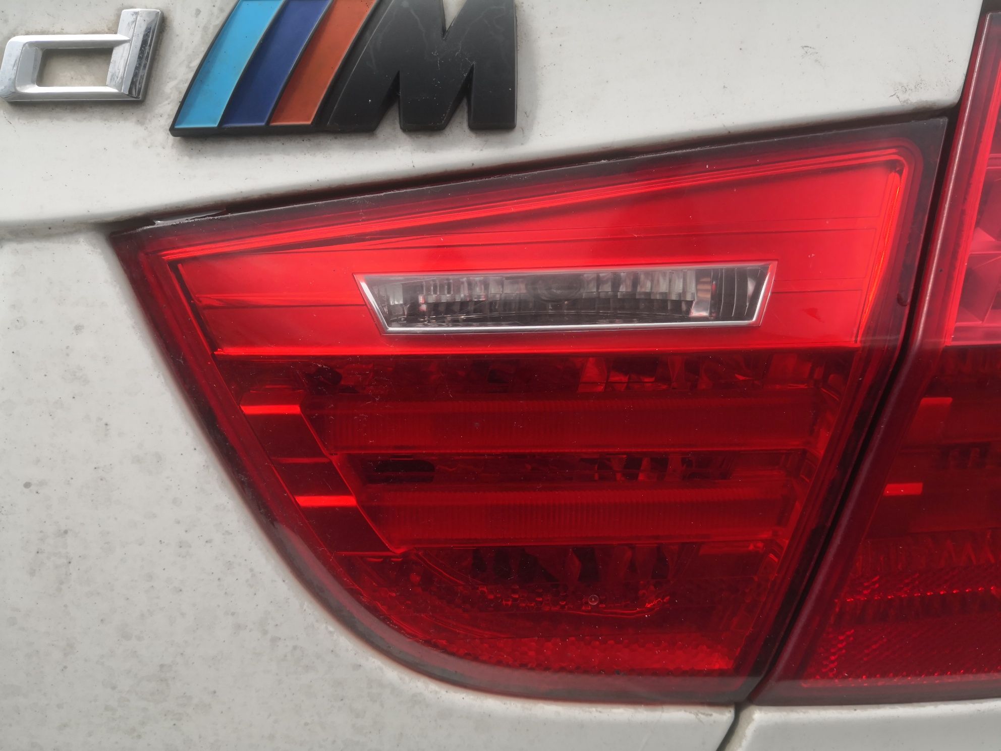 Lampa prawa tylna w klapę BMW e90 lift prawy tył