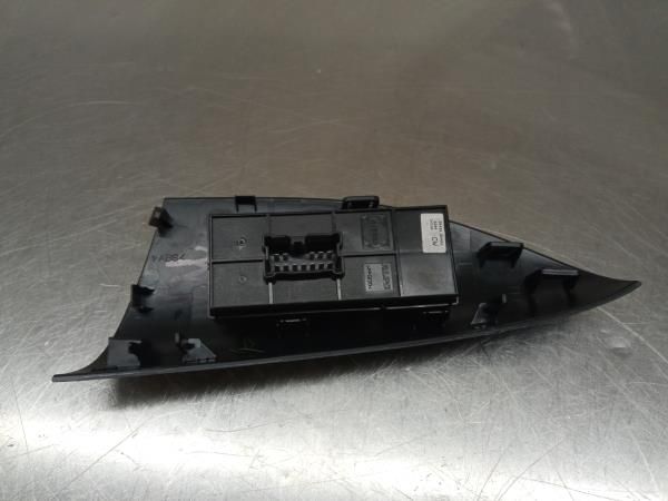 Comando / botão / interruptor vidros frente direito NISSAN Juke (F15)