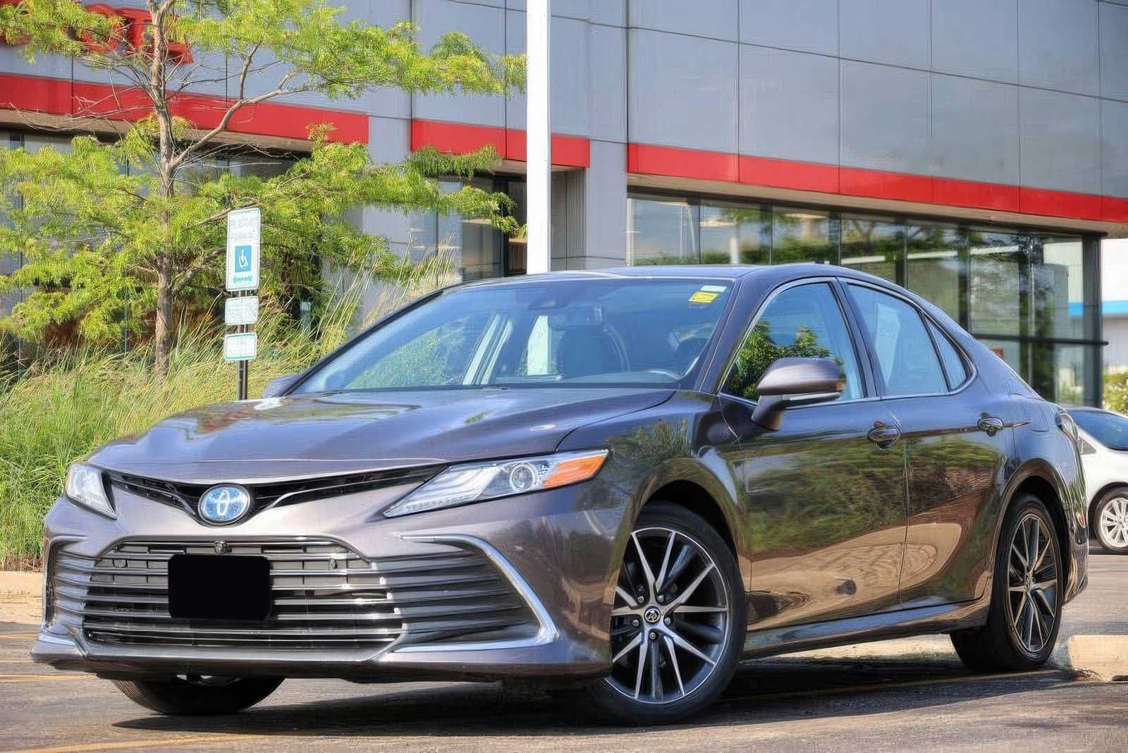 2023 Toyota Camry Hybrid XLE