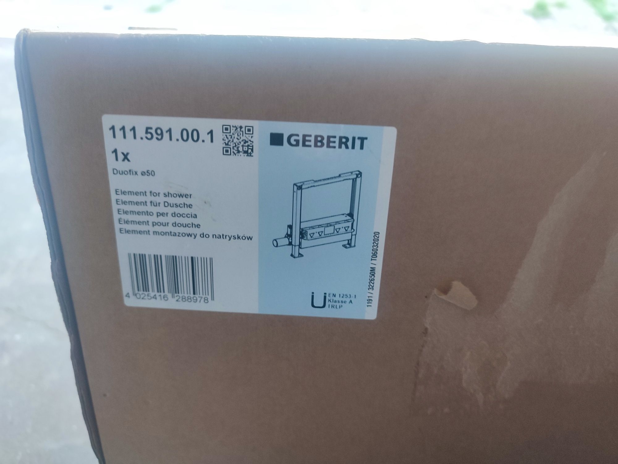 Geberit stelaż podtynkowy do natrysków + listwa wykończeniowa.