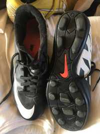 Chuteira Nike 36