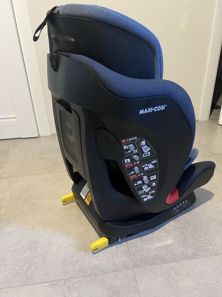 Автокрісло Maxi cosi titan isofix