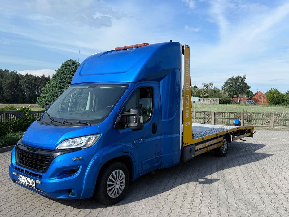 Peugeot BOXER  Autolaweta najazd full Sypialnia długi VAT23%